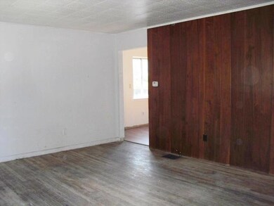 1219 Frisbee Dr, Columbus, OH 43224 - photo 2