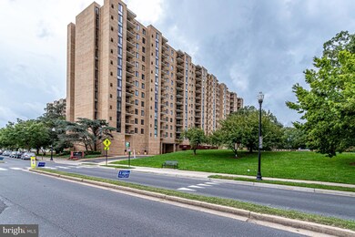 The Brittany unit 803, Arlington, VA 22204 - photo 2