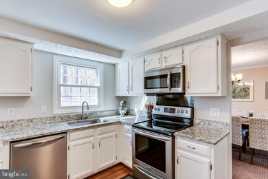 8491 Middle Run Dr, Springfield, VA 22153 - photo 3