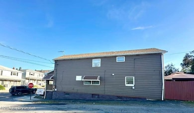 880 N Church St, Hazleton, PA 18201 - photo 3