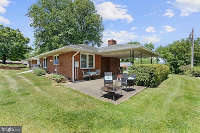 109 S Whissen St, Edinburg, VA 22824 - photo 6