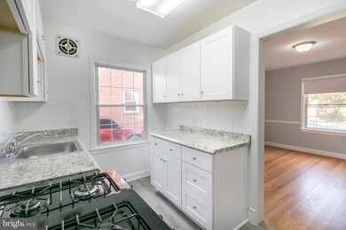 5806 Chillumgate Rd, Hyattsville, MD 20782 - photo 7