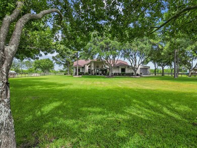 319 Bayou End Cir, Alvin, TX 77511 - photo 4