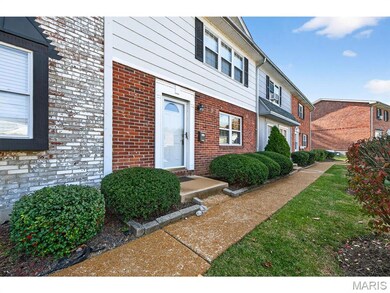 2550 Grayland Walk, Saint Louis, MO 63129 - photo 4