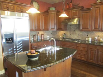 1627 Burnside Trail 036