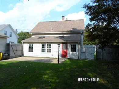 13 Maple St, Bellingham, MA 02019 - photo 3