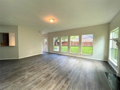 11123 Gatesden Dr, Tomball, TX 77377 - photo 6