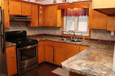 All kitchen appliances stay.