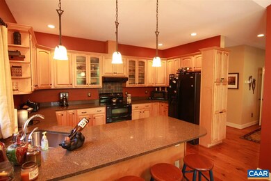 141 Hemlock Dr, Roseland, VA 22967 - photo 6