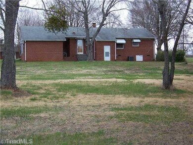 157 Shumaker Dr, Statesville, NC 28625 - photo 4