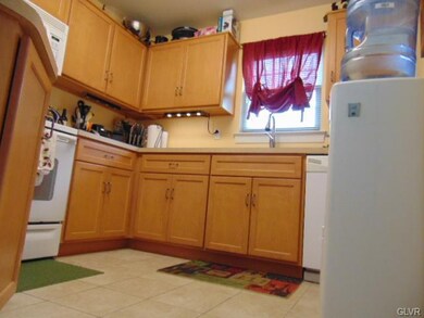 1785 Chateau Place unit D, Easton, PA 18045 - photo 7