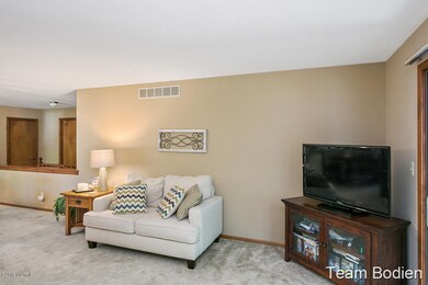 2156 Wildfield Dr NE unit 24, Grand Rapids, MI 49505 - photo 6