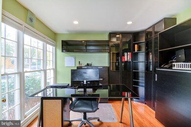 13805 Stonefield Dr, Clifton, VA 20124 - photo 4