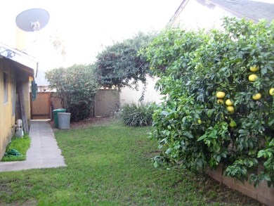 4-7314 Lowell Way-side yard