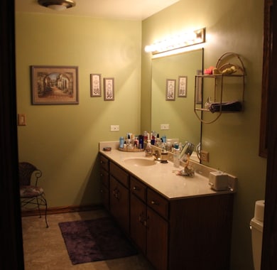 215 Crystal Lake Rd, Lake In the Hills, IL 60156 - photo 7