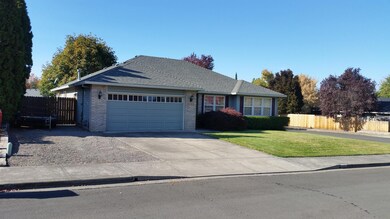 1389 Foxwood Dr, Medford, OR 97504 - photo 2