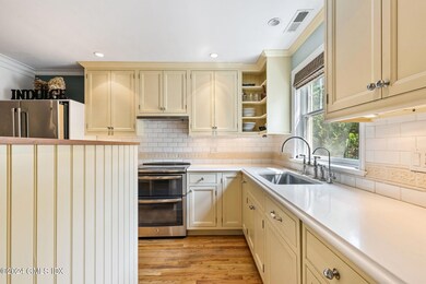 3-web-or-mls-51-forest-ave-unit-164