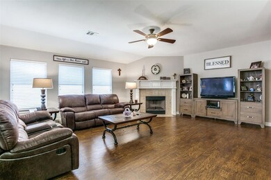 2400 Del Mar Ct, Denton, TX 76210 - photo 4