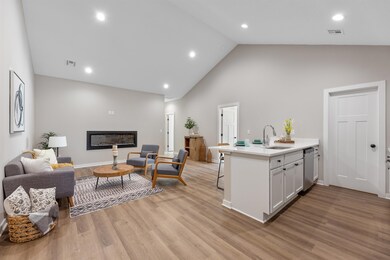 917 N Blaine St, Newton, KS 67114 - photo 4