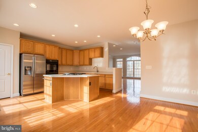 9977 Cyrandall Dr, Oakton, VA 22124 - photo 7