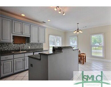 Kitchen. Gorgeous kitchen with granite, glass tile