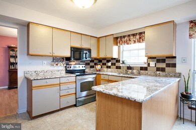 989 Wayfield Dr, Norristown, PA 19403 - photo 6