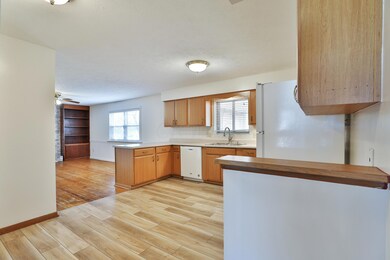 1091 Urban Dr, Columbus, OH 43229 - photo 6