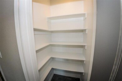 300 W Day St, Denison, TX 75020 - photo 4