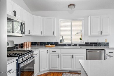 015-1040EastWarmSpringsAvenue-PostFalls-