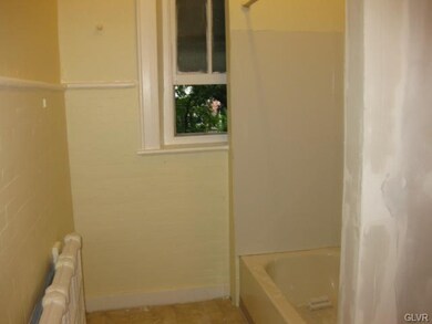 2nd Floor Bath