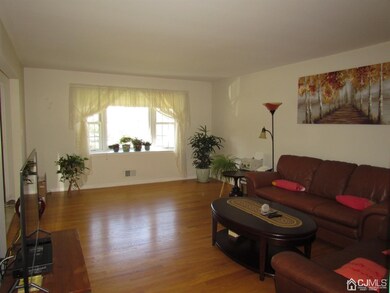 LIVING ROOM - 1.