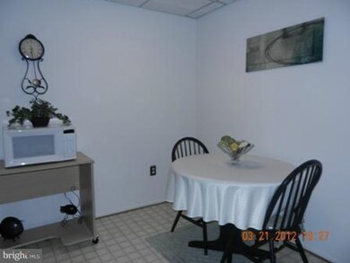 12233 Stevenson Ct, Woodbridge, VA 22192 - photo 3