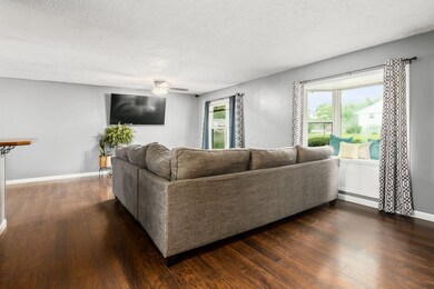 4777 Henley Living room 2