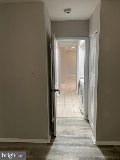 452 Girard St unit 349 / T-4, Gaithersburg, MD 20877 - photo 3