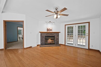 16 Bennett Way, Newmarket, NH 03857 - photo 4