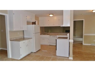 Kitchen - Open concept, complete with ALL applianc