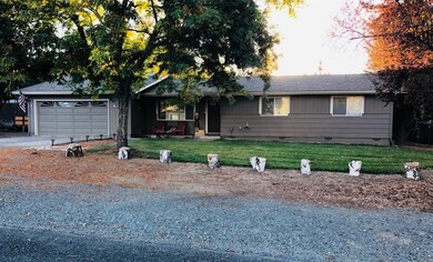 2110 Mayfield Dr, Grants Pass, OR 97527 - photo 2