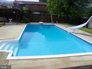 1430 Beacon St, Keyser, WV 26726 - photo 5