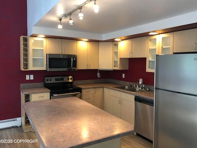 239 W Cook Ave, Anchorage, AK 99501 - photo 2