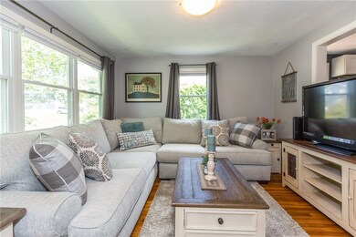 165 Getchell Ave, Woonsocket, RI 02895 - photo 4