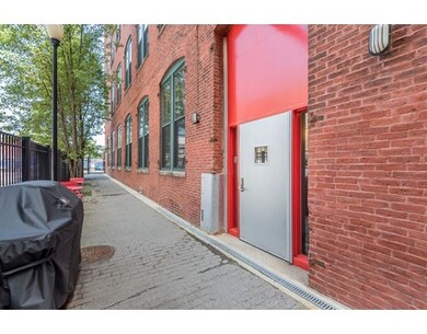 13 Willow St unit 203, Lynn, MA 01901 - photo 3