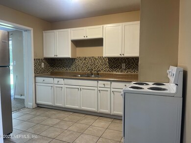 8039 Jacques Dr, Jacksonville, FL 32210 - photo 3