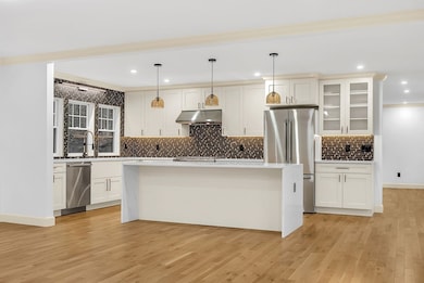 25 Shaw Rd, Wellesley Hills, MA 02481 - photo 2