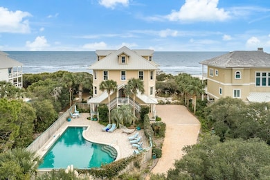 Extraordinary Home with Large Pool