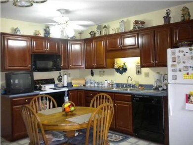 8417 Elsie Ct, Louisville, KY 40228 - photo 7