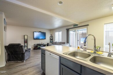 687 SE Quay Ave, Lincoln City, OR 97367 - photo 7