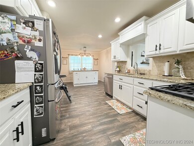 284 S Kit Carson St, Fort Gibson, OK 74434 - photo 7