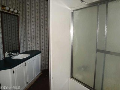 Master Bath/Spa.