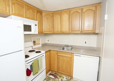 12 Woodland St unit 25, Everett, MA 02149 - photo 3