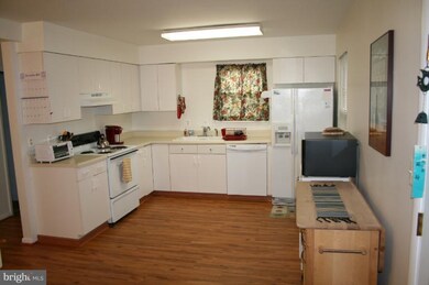 11568 Summer Oak Dr, Germantown, MD 20874 - photo 3